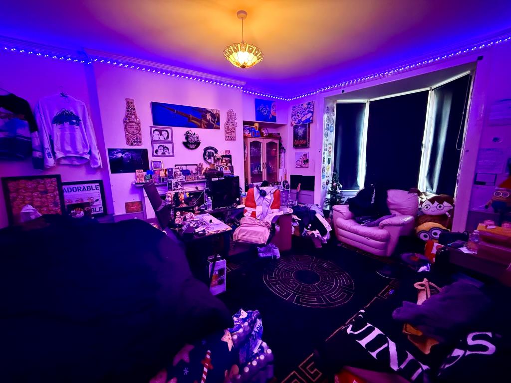 Lot: 152 - FREEHOLD RESIDENTIAL INVESTMENT - Maisonette - ground floor - bedroom one